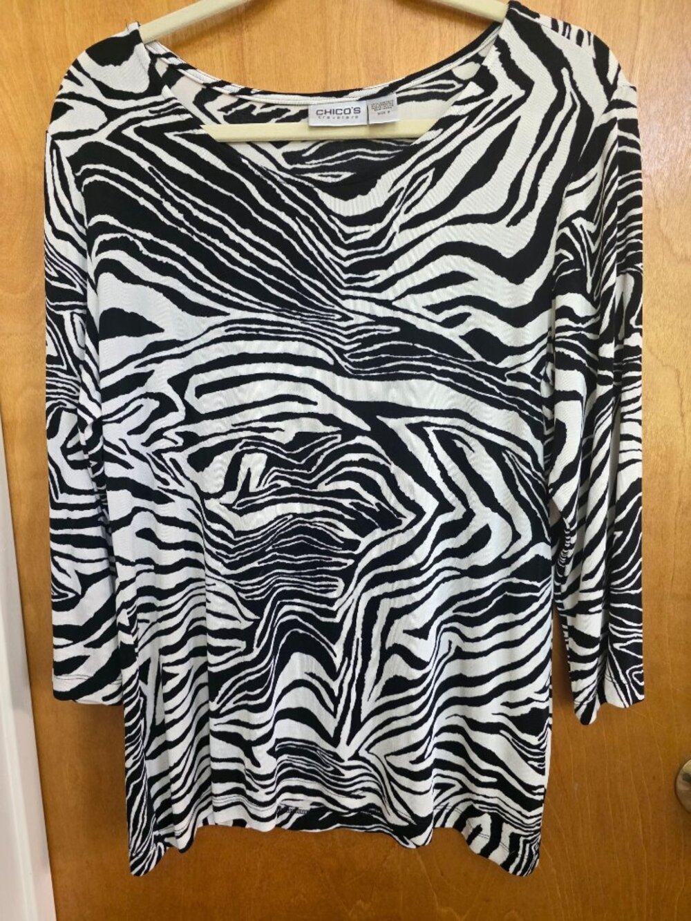 Chicos Travelers Zebra Print Tunic Top Size 2 Black & cream 3/4 Sleeve Comfortab